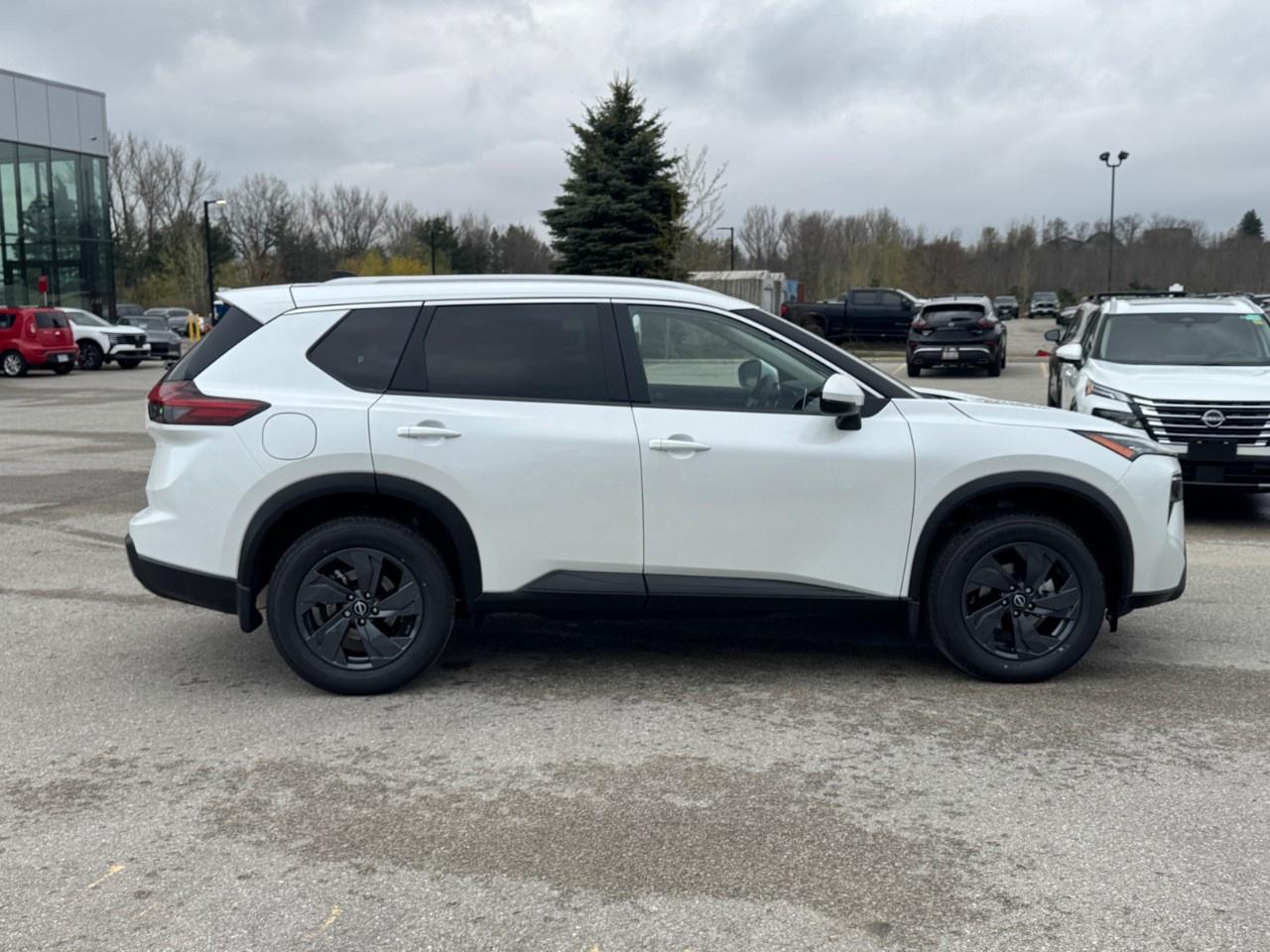 2026 Nissan Rogue AWD SV Moonroof Photo