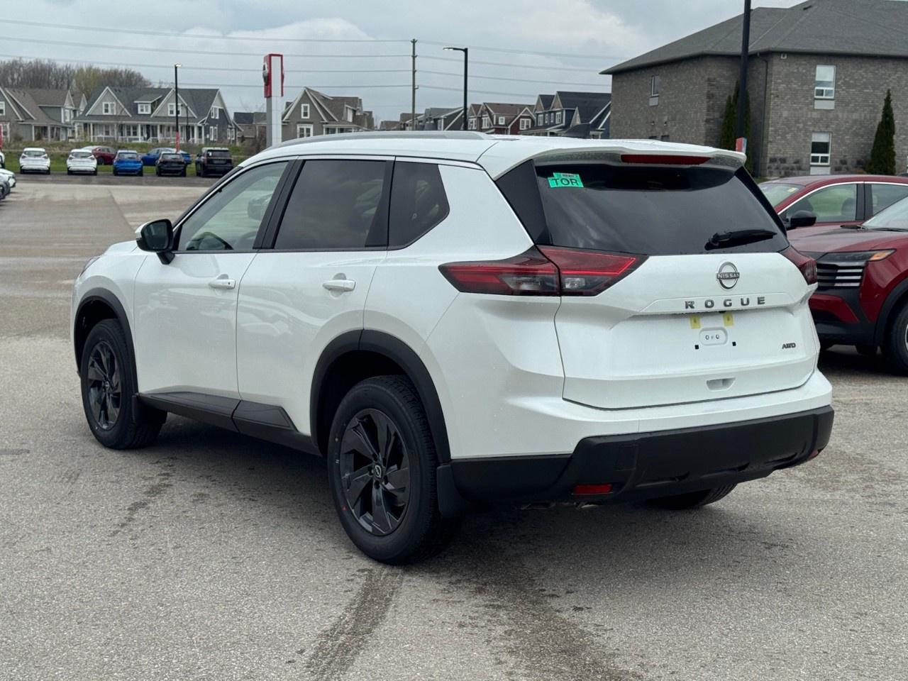 2026 Nissan Rogue AWD SV Moonroof Photo