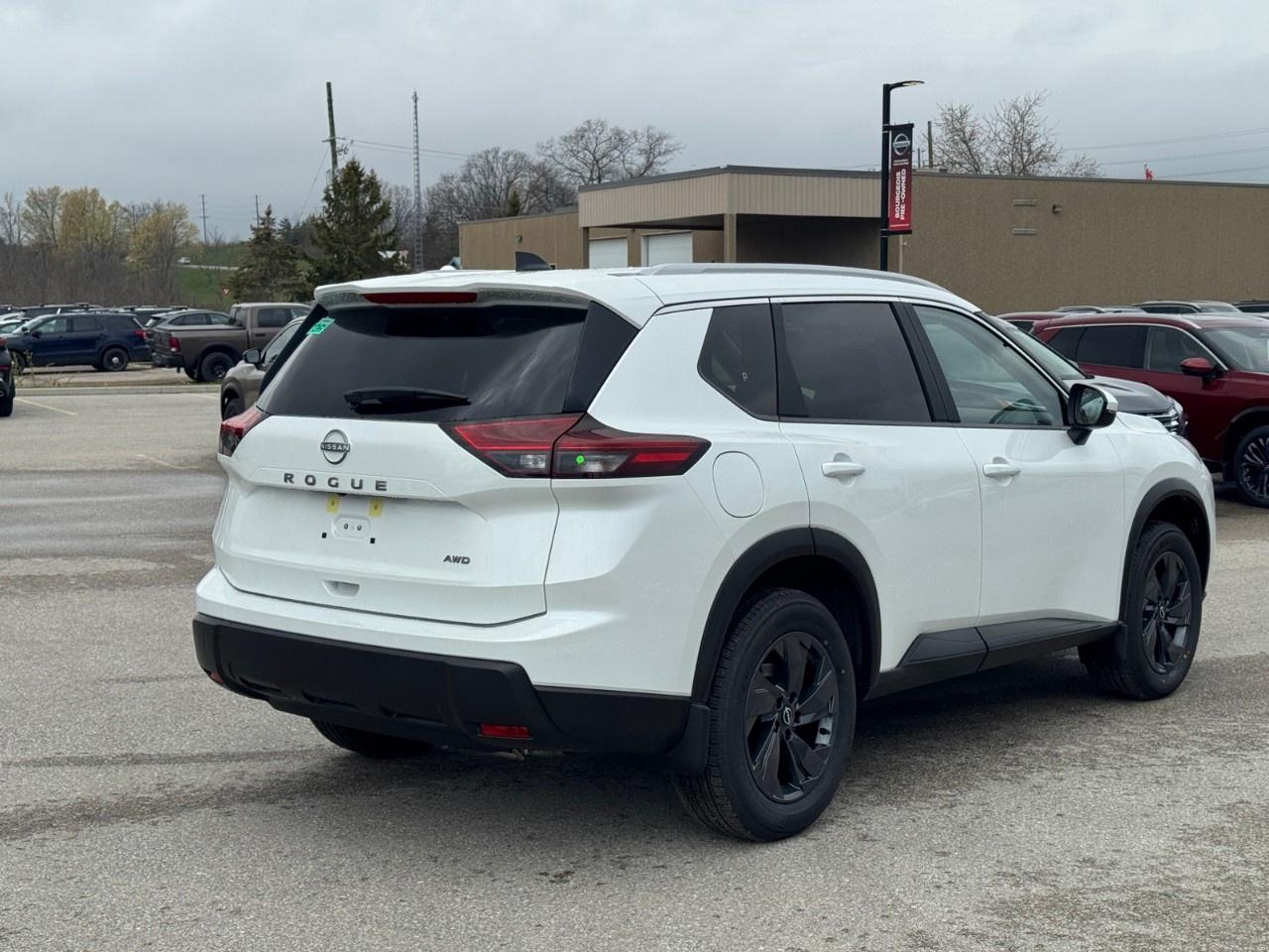 2026 Nissan Rogue AWD SV Moonroof Photo