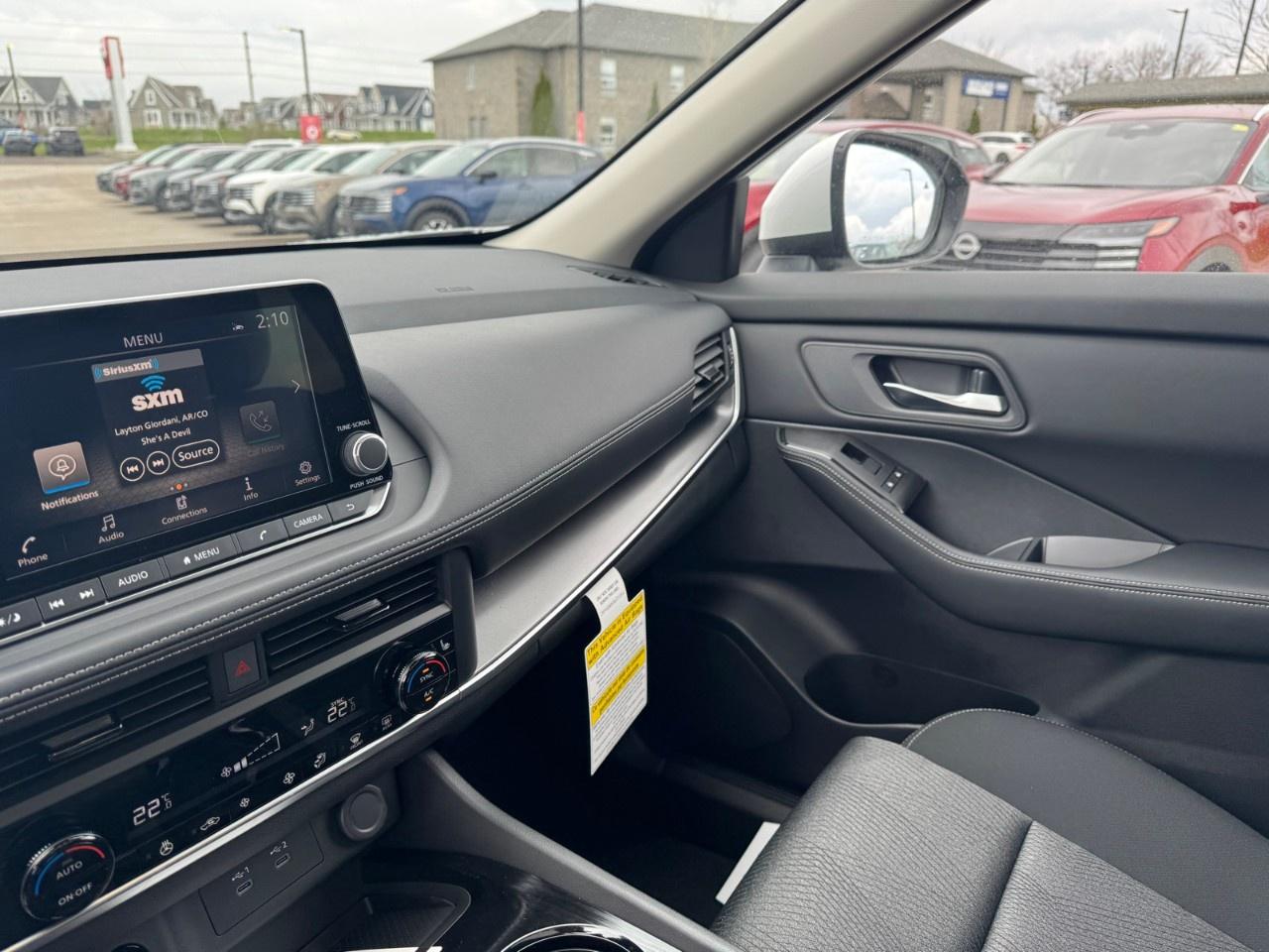 2026 Nissan Rogue AWD SV Moonroof Photo