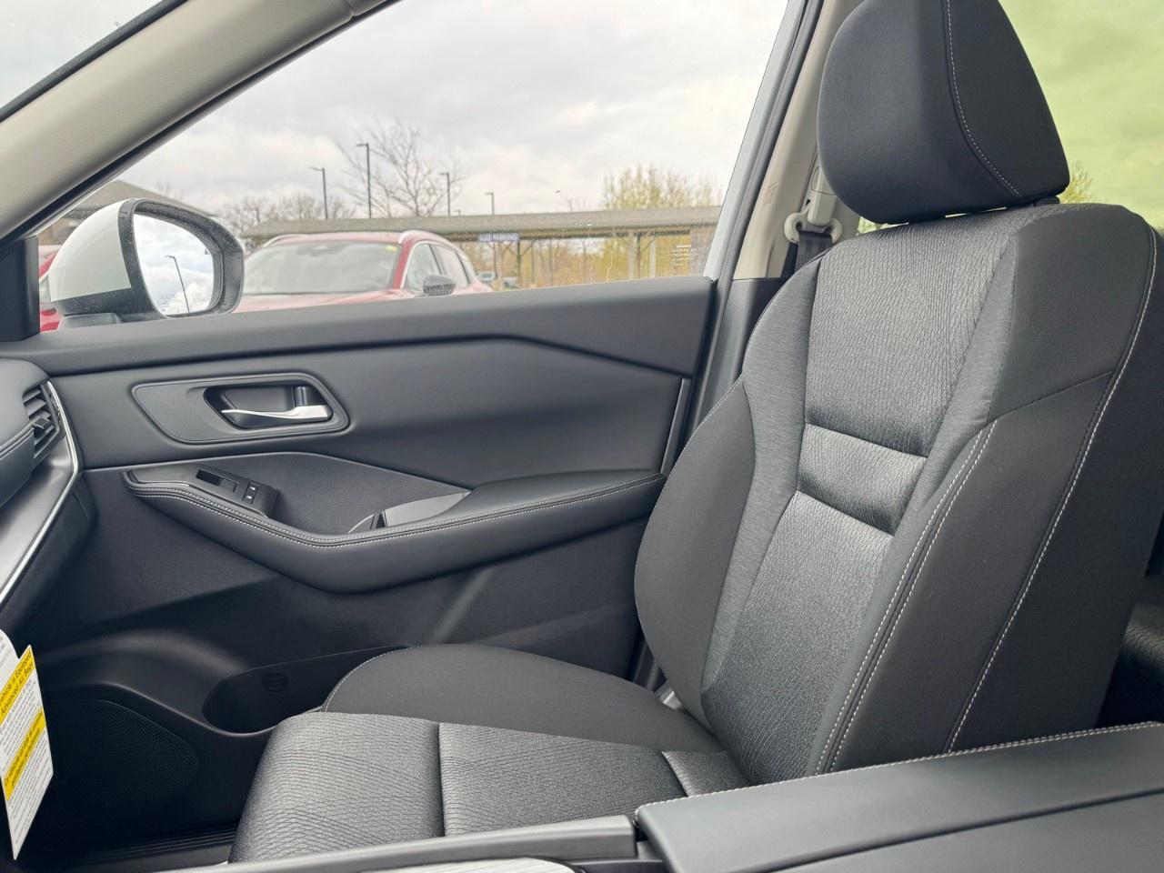 2026 Nissan Rogue AWD SV Moonroof Photo