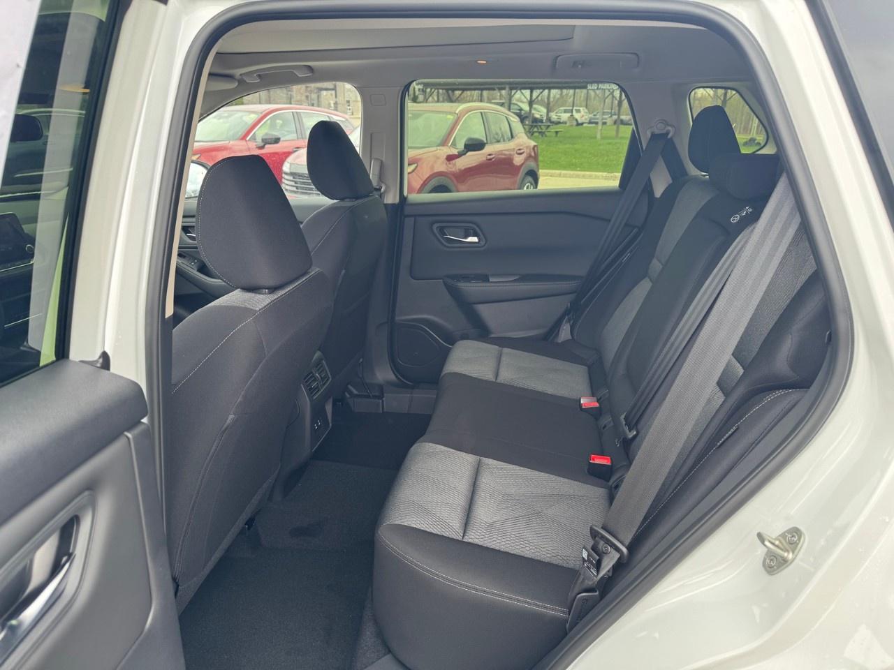 2026 Nissan Rogue AWD SV Moonroof Photo