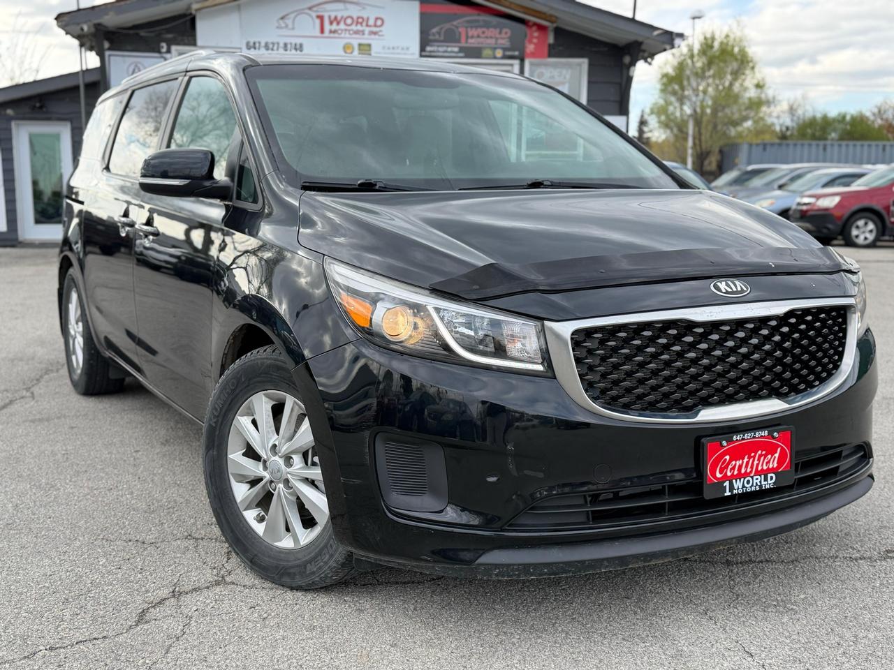 2017 Kia Sedona LX Photo