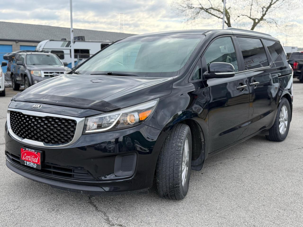 2017 Kia Sedona LX Photo