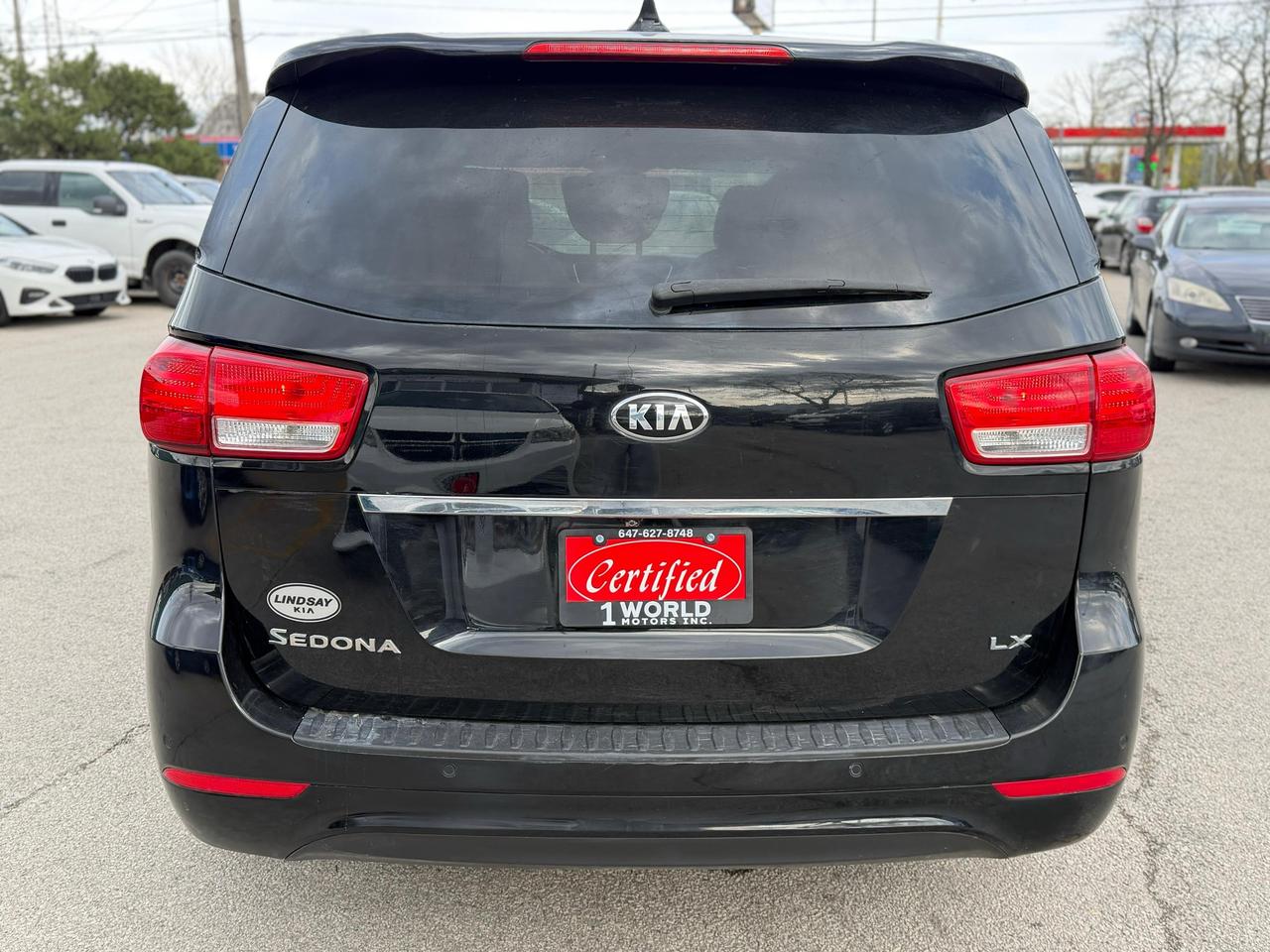 2017 Kia Sedona LX Photo