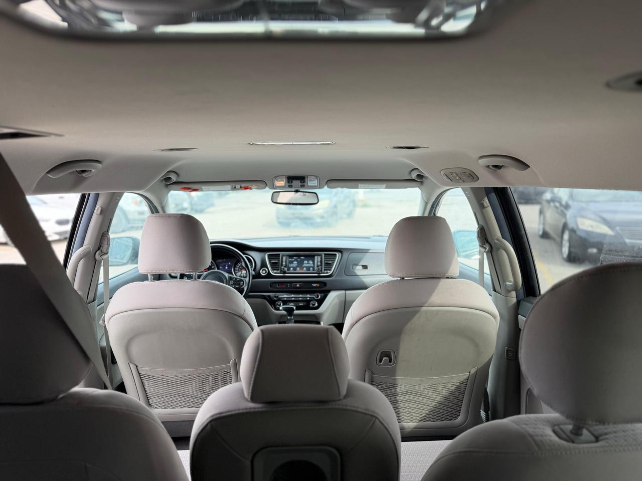 2017 Kia Sedona LX Photo