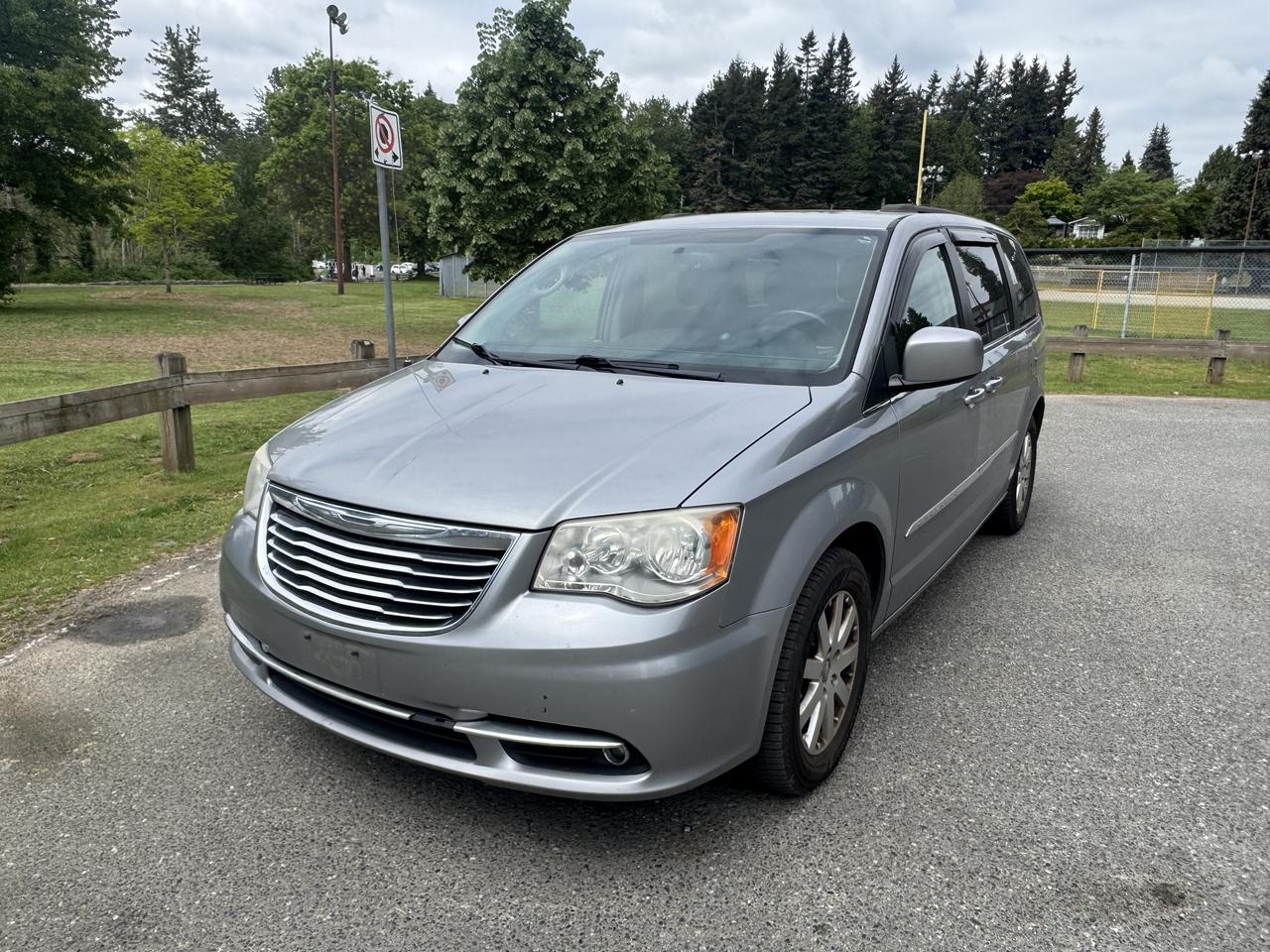 Used 2014 Chrysler Town & Country TOURING for sale in Abbotsford, BC