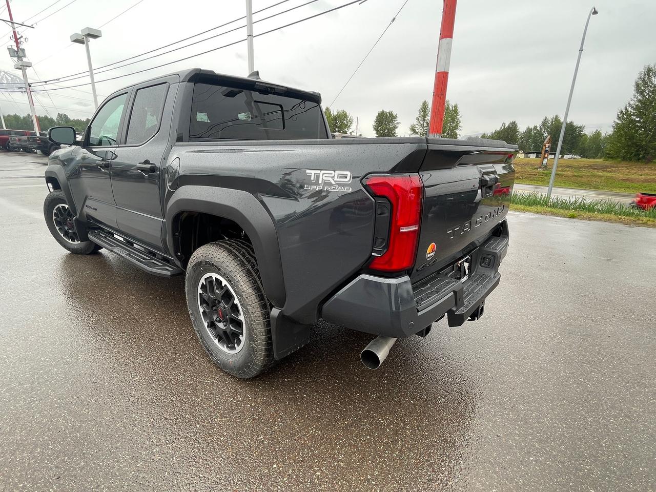 2026 Toyota Tacoma Hybrid Photo2