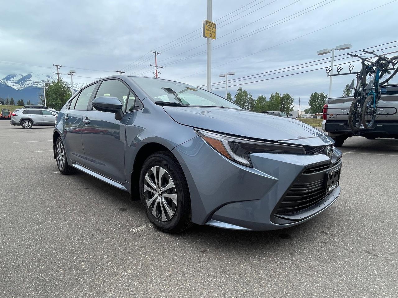 2026 Toyota Corolla Hybrid LE Photo1