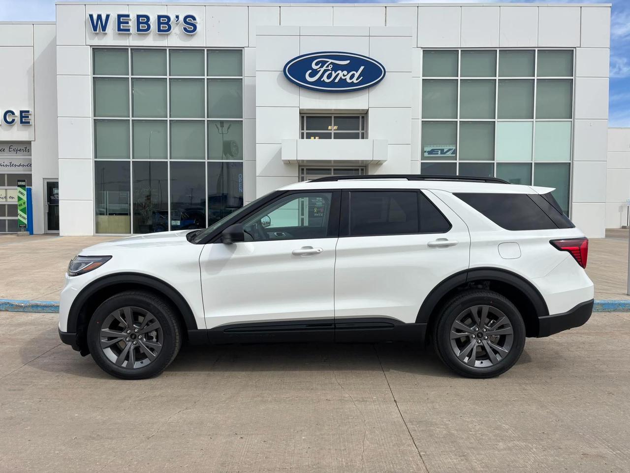 2026 Ford Explorer Active w/200A Pkg 4WD Photo4