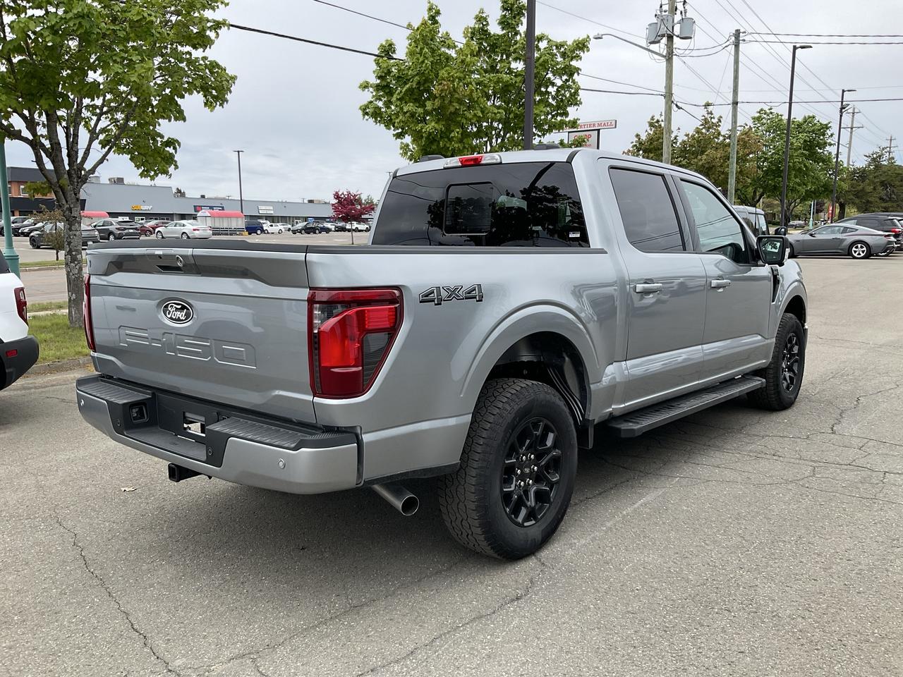 2026 Ford F-150 XLT Photo4