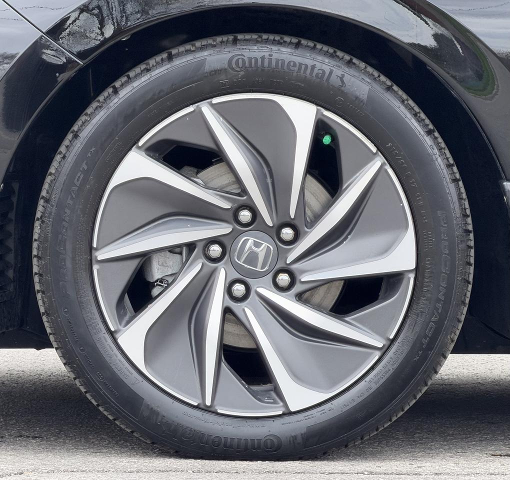 2019 Honda Insight Touring CVT Photo