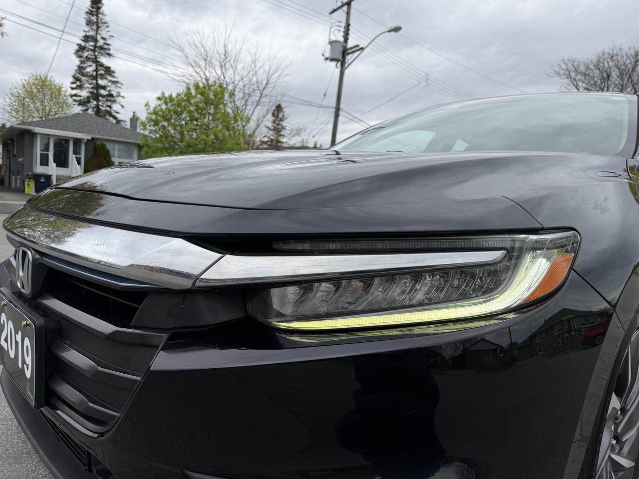 2019 Honda Insight Touring CVT Photo