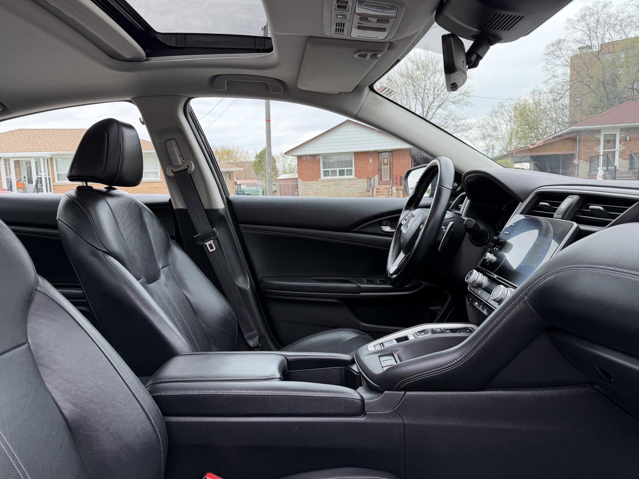 2019 Honda Insight Touring CVT Photo