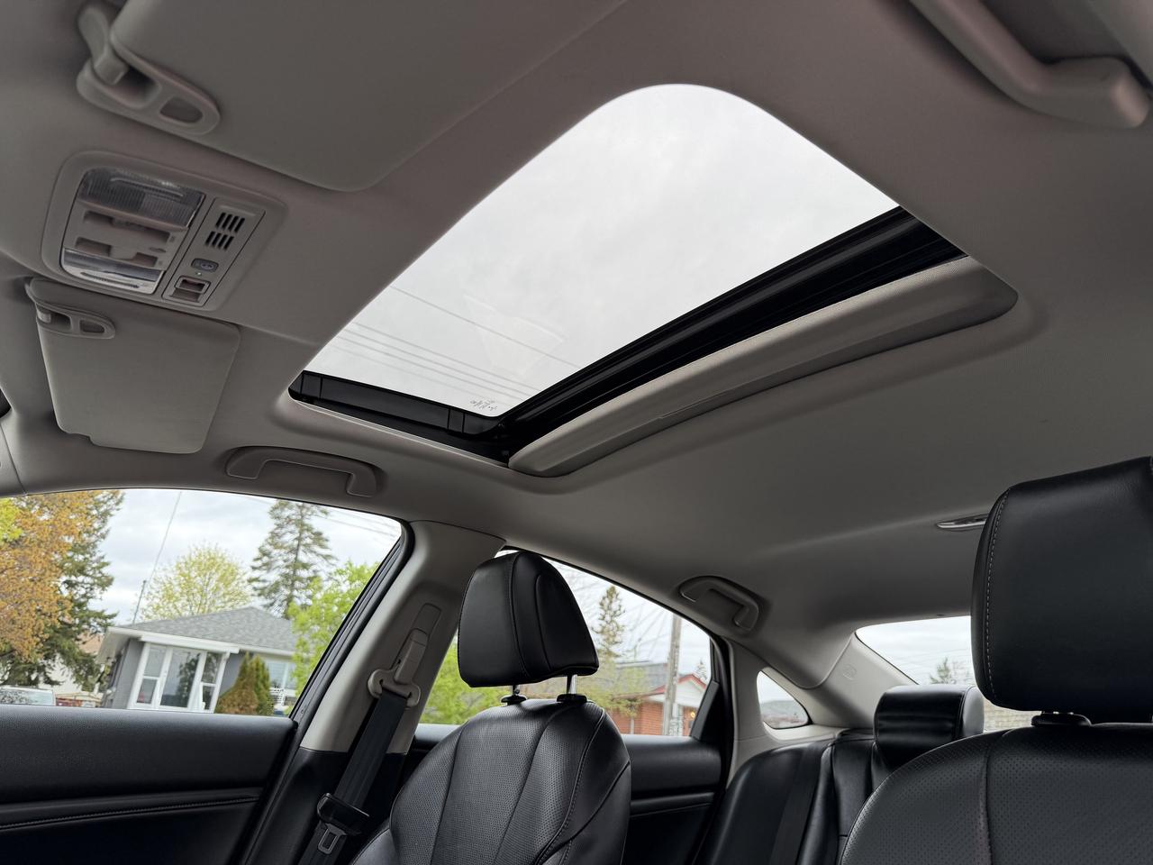 2019 Honda Insight Touring CVT Photo