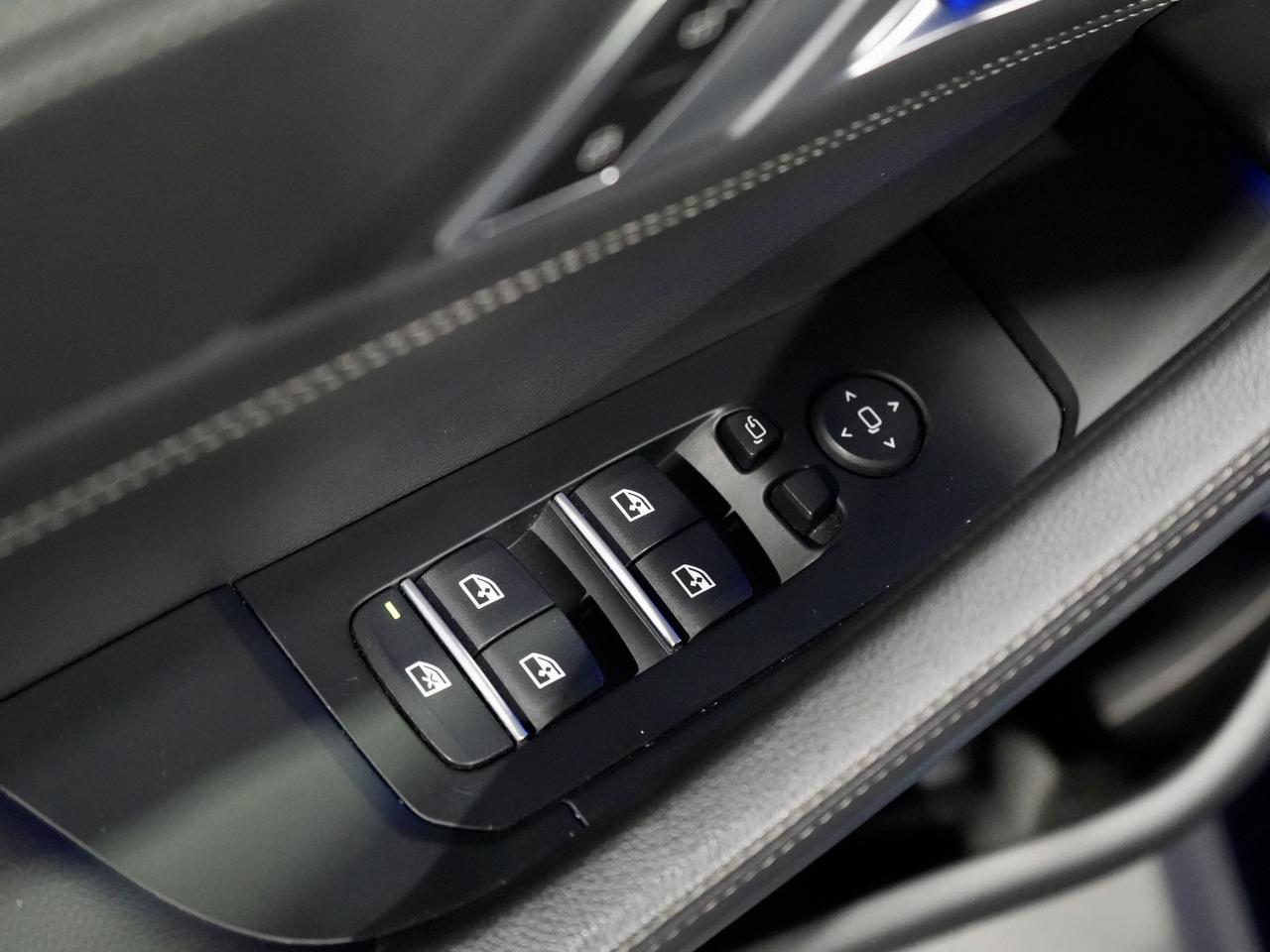 2021 BMW X6 xDrive40i |PANO| HUD| HARMAN K| NO ACCIDENTS Photo