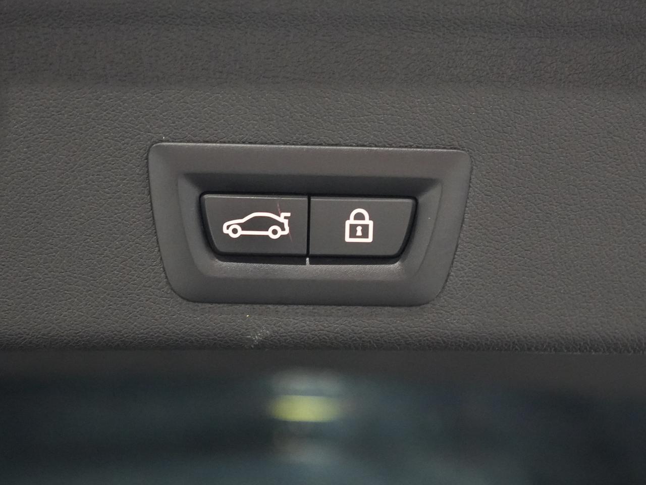 2021 BMW X6 xDrive40i |PANO| HUD| HARMAN K| NO ACCIDENTS Photo