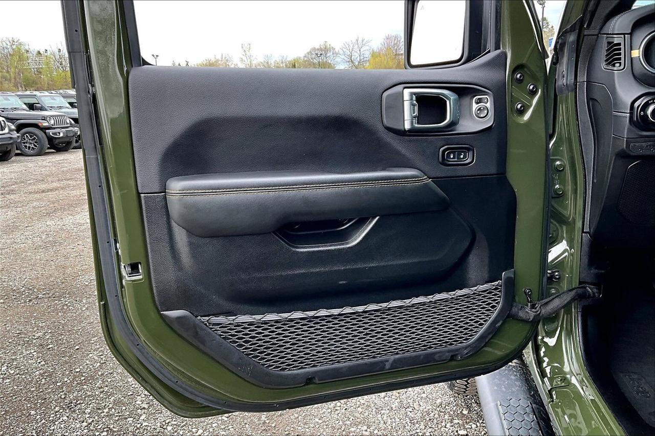 2024 Jeep Wrangler Sahara |Skytop |McKinley Leather |SafetyGroup |4X4 Photo