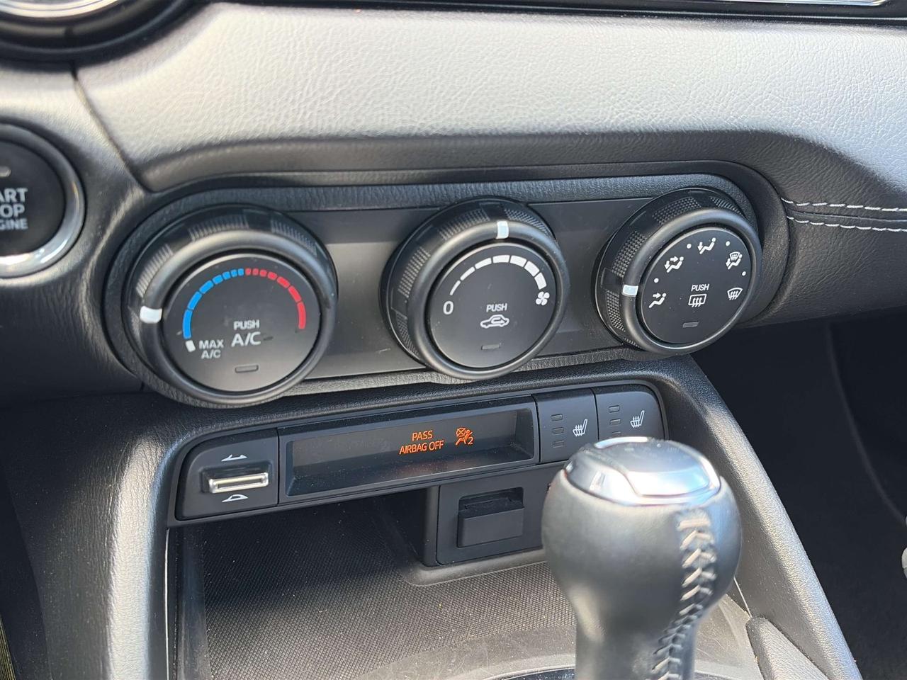 2020 Mazda Miata MX-5 GS, CLEAN CARFAX, AUTOMATIC, HEATED SEATS! - Photo #16
