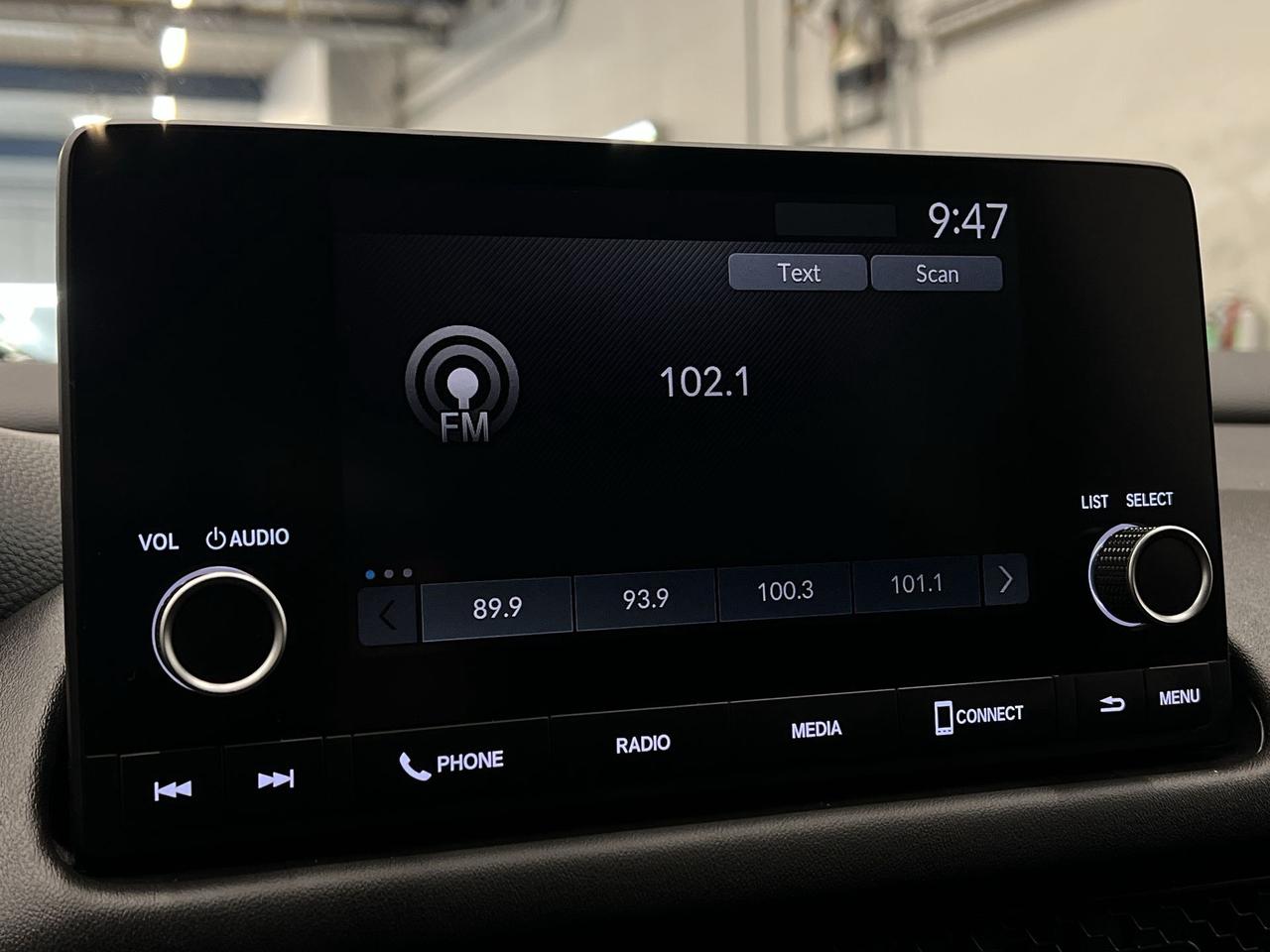 2024 Honda HR-V ONLY 25,000KMS! |HTD SEATS |CARPLAY | REMOTE START Photo