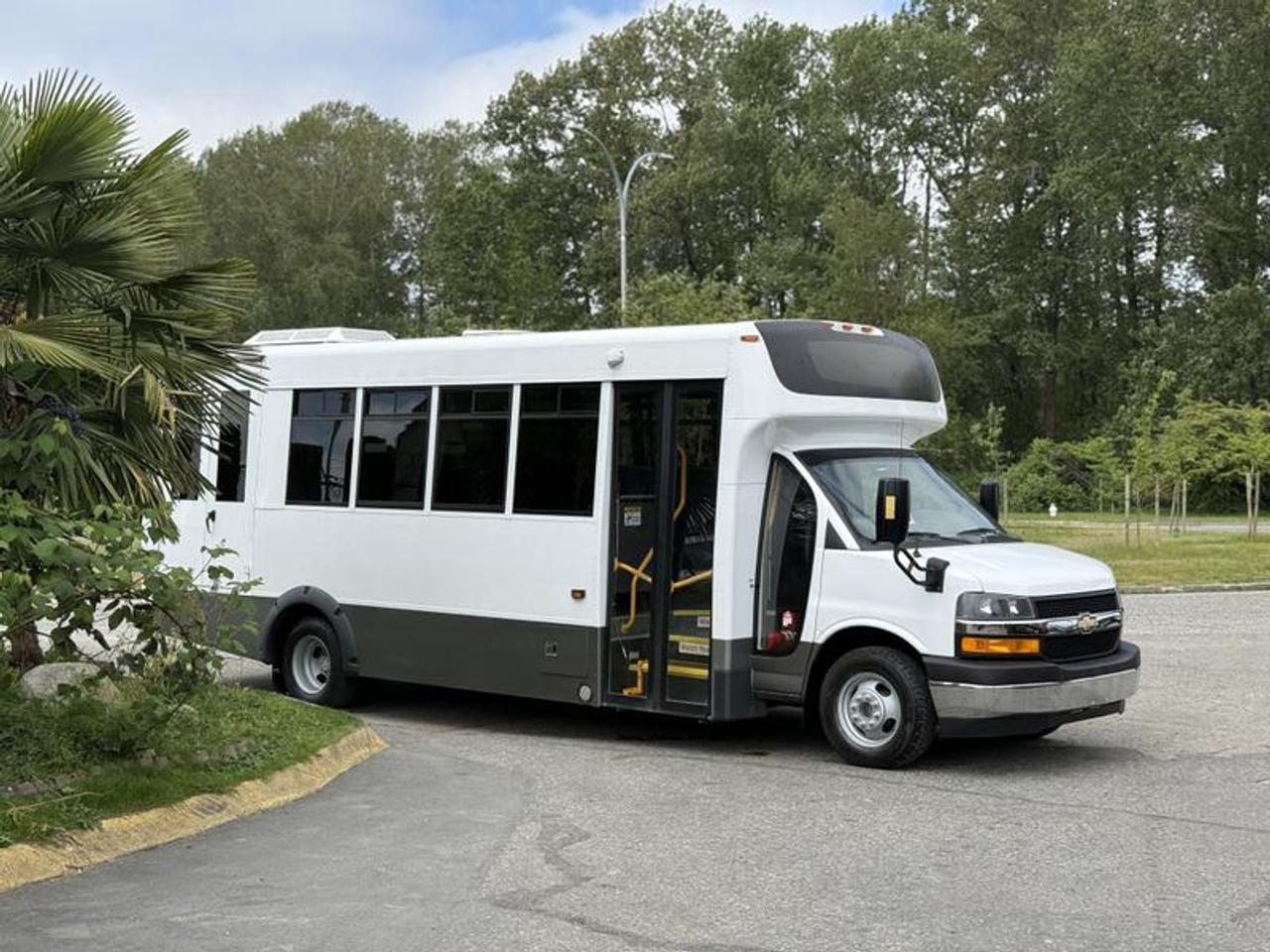 This 2020 Chevrolet Express 4500 bus is powered by a 6.0L V8 paired with an automatic transmission and rear-wheel drive, and is configured to carry 21 passengers including the driver. Equipped with a wheelchair lift, this unit provides accessible passenger transport capability suited for shuttle, care, or fleet applications.

Additional equipment includes a backup camera, master body switch, cruise control, AM/FM radio, air conditioning and heat, and convenient cabin storage with cup holders. Finished in white with a blue vinyl interior, this bus offers a practical and functional setup for group transportation use. Overall vehicle measurements are approximately 20 feet 3 inches long, 6 feet 5 inches wide, and 7 feet high. This item is currently OFFSITE. You must register an appointment with our office to schedule an offsite viewing. Appointments must be made a minimum of one business day in advance (and as defined by the days that Repo.com is open for business) before your appointment can be scheduled and confirmed. We may, at our own discretion, instead opt to transport smaller items to Repo.coms main yard for viewing purposes.  $45,810.00 plus $375 processing fee, $46,185.00 total payment obligation before taxes.   Listing report, warranty, contract commitment cancellation fee, financing available on approved credit (some limitations and exceptions may apply). All above specifications and information is considered to be accurate but is not guaranteed and no opinion or advice is given as to whether this item should be purchased. We do not allow test drives due to theft, fraud, acts of vandalism and undetectable impaired driving. Instead we provide the following benefits: Complimentary Warranty (with options to extend), Limited Money Back Satisfaction Guarantee on Fully Completed Contracts, Contract Commitment Cancellation, and an Open-Ended Sell-Back Option. Ask seller for details or call 604-522-REPO(7376) to confirm listing availability.