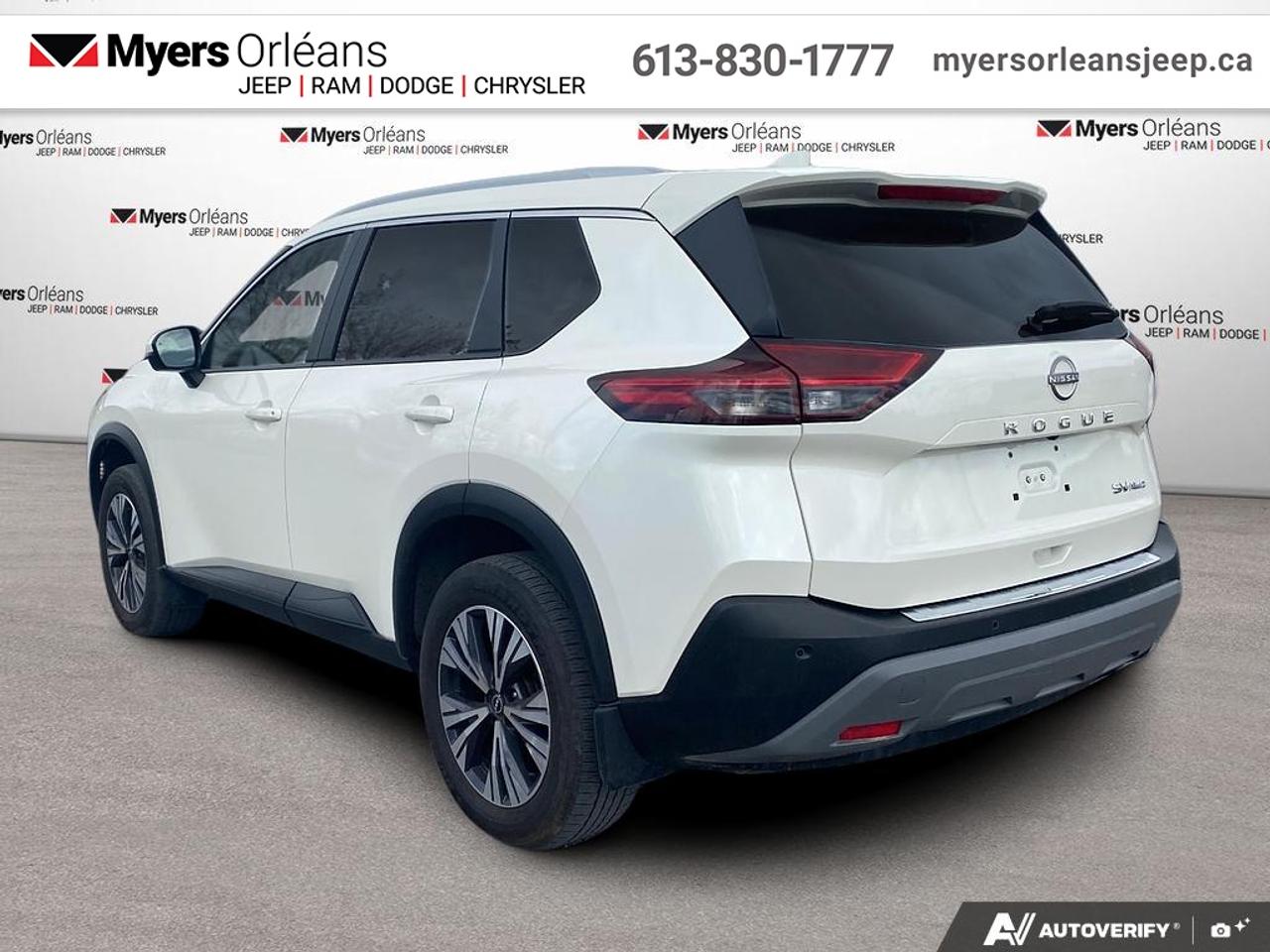 2023 Nissan Rogue SV Moonroof   - Moonroof -  Apple CarPlay Photo2