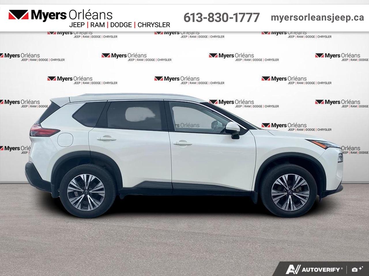 2023 Nissan Rogue SV Moonroof   - Moonroof -  Apple CarPlay Photo