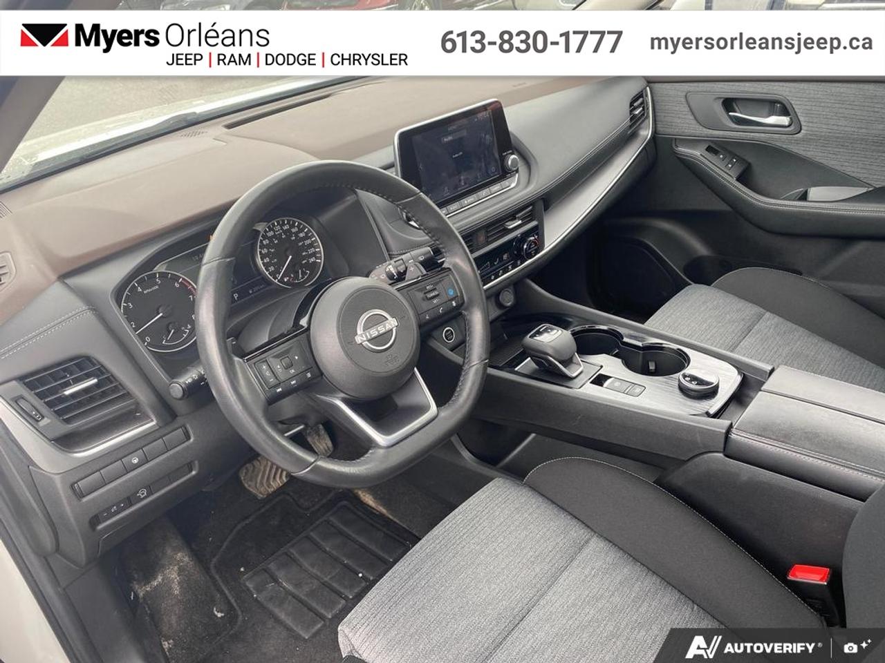 2023 Nissan Rogue SV Moonroof   - Moonroof -  Apple CarPlay Photo