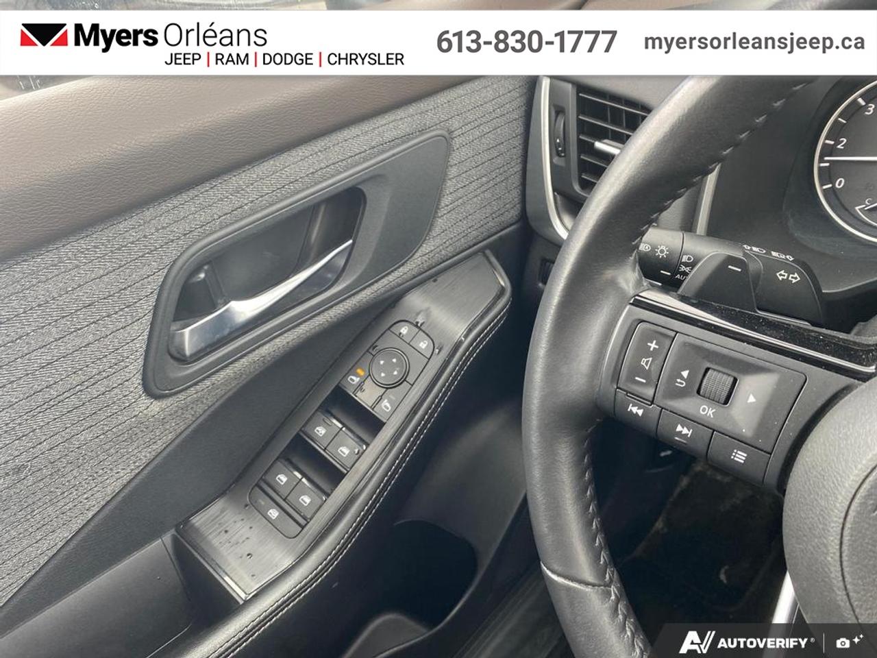 2023 Nissan Rogue SV Moonroof   - Moonroof -  Apple CarPlay Photo