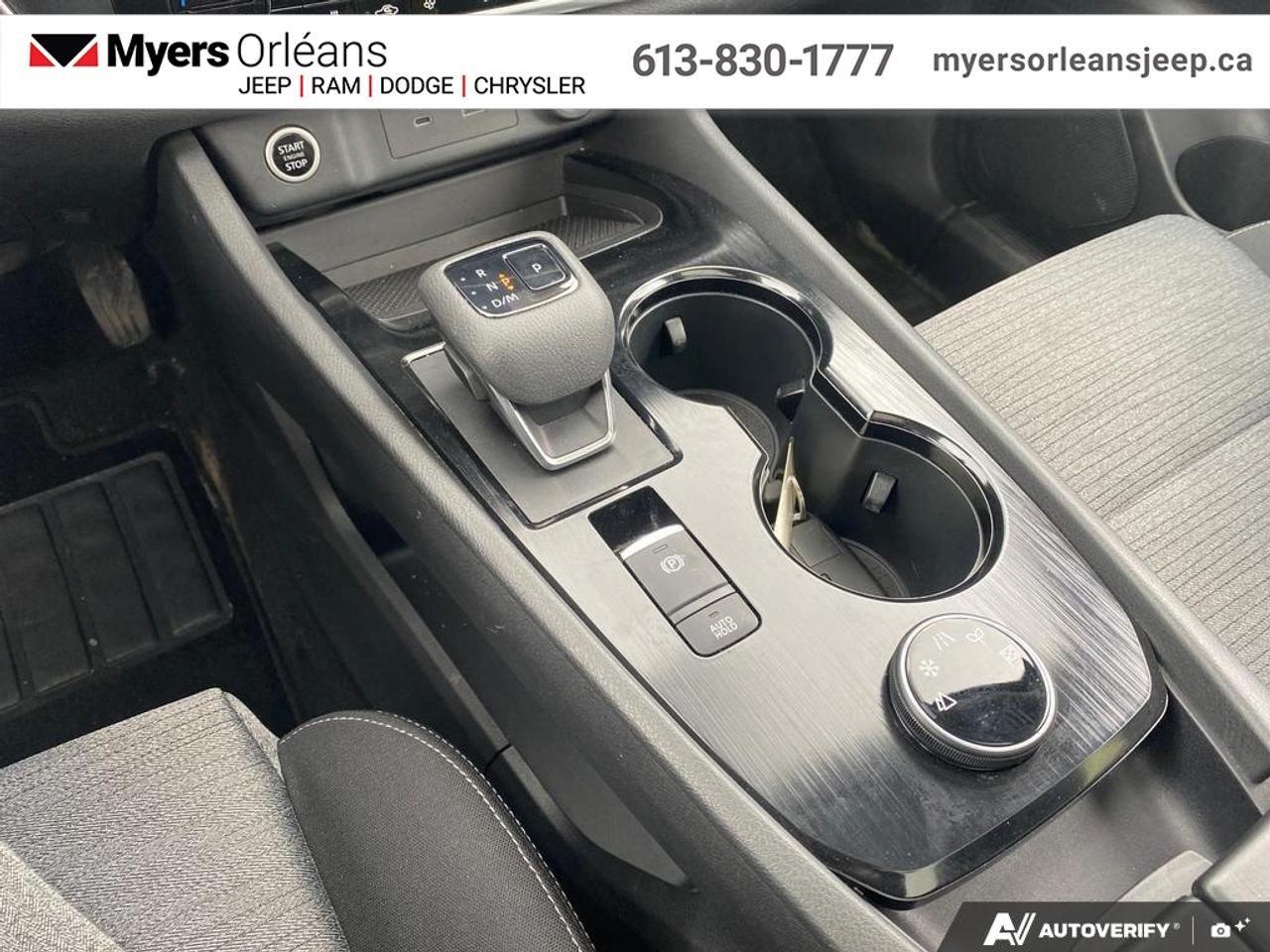 2023 Nissan Rogue SV Moonroof   - Moonroof -  Apple CarPlay Photo