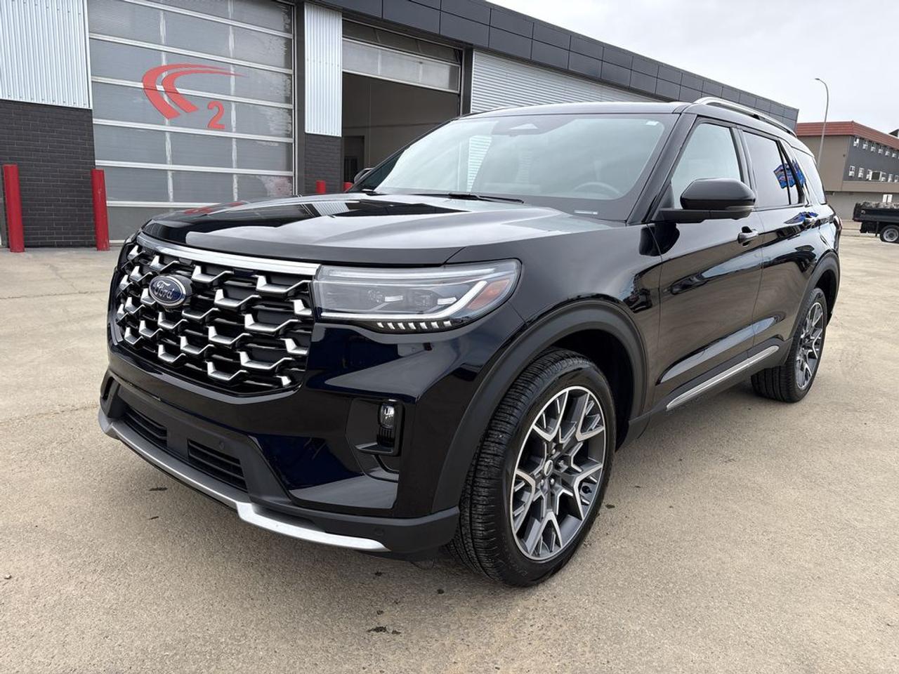 2025 Ford Explorer Platinum Photo1