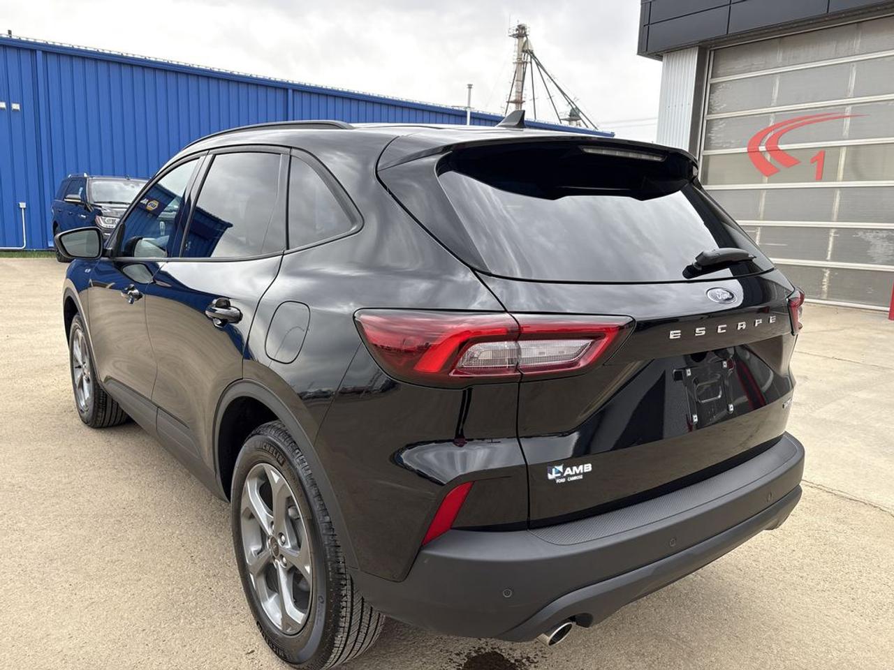 2026 Ford Escape ST-Line Photo4