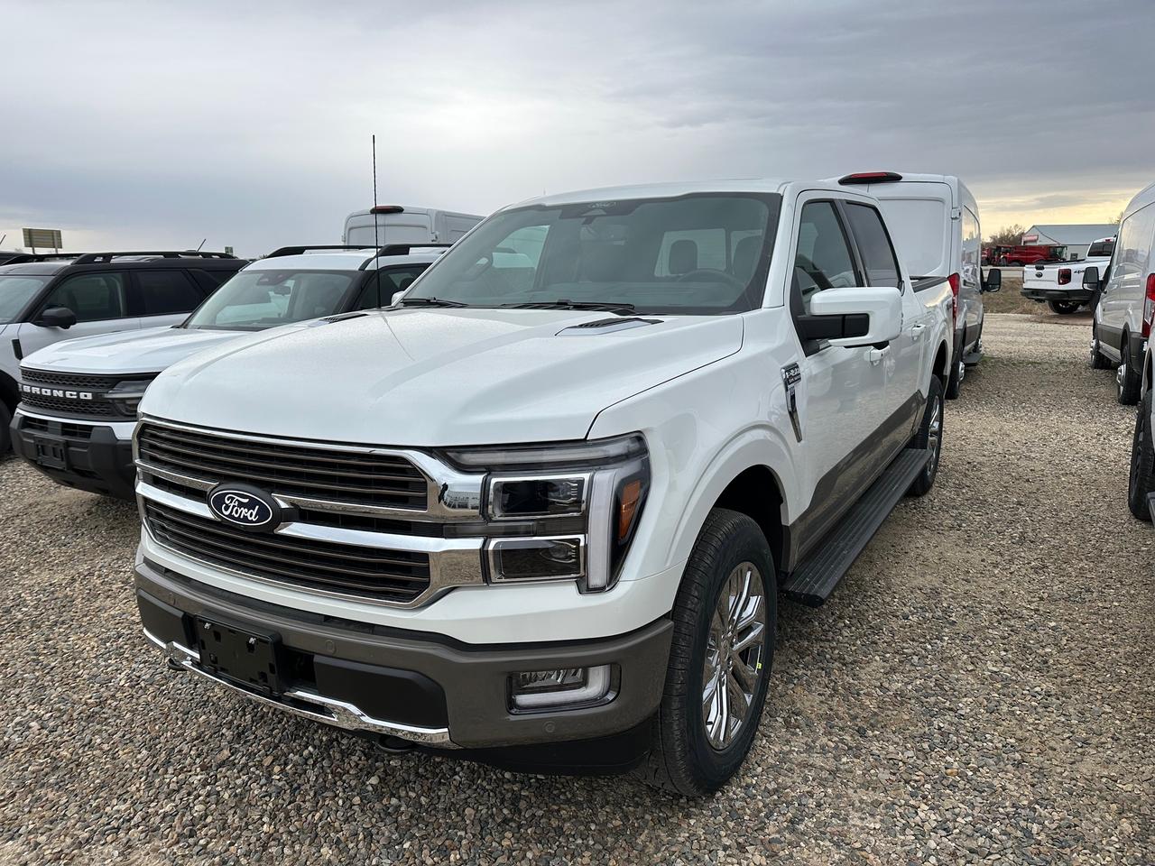 2026 Ford F-150 KING RANCH 4WD SuperCrew 5.5' Box 601A Photo5