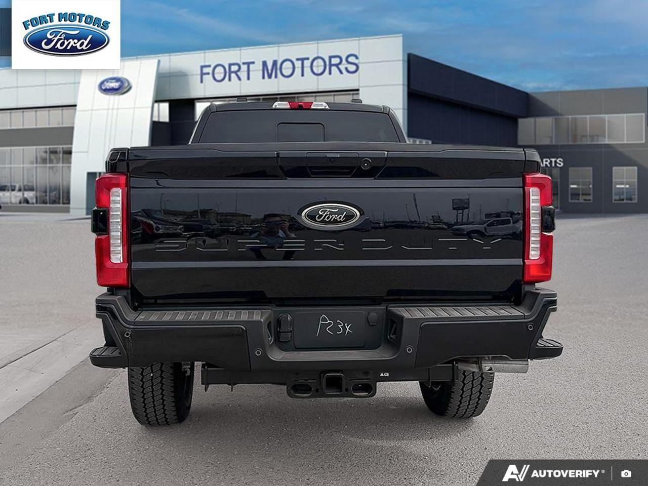 2026 Ford SuperDuty F-350® XLT Photo4