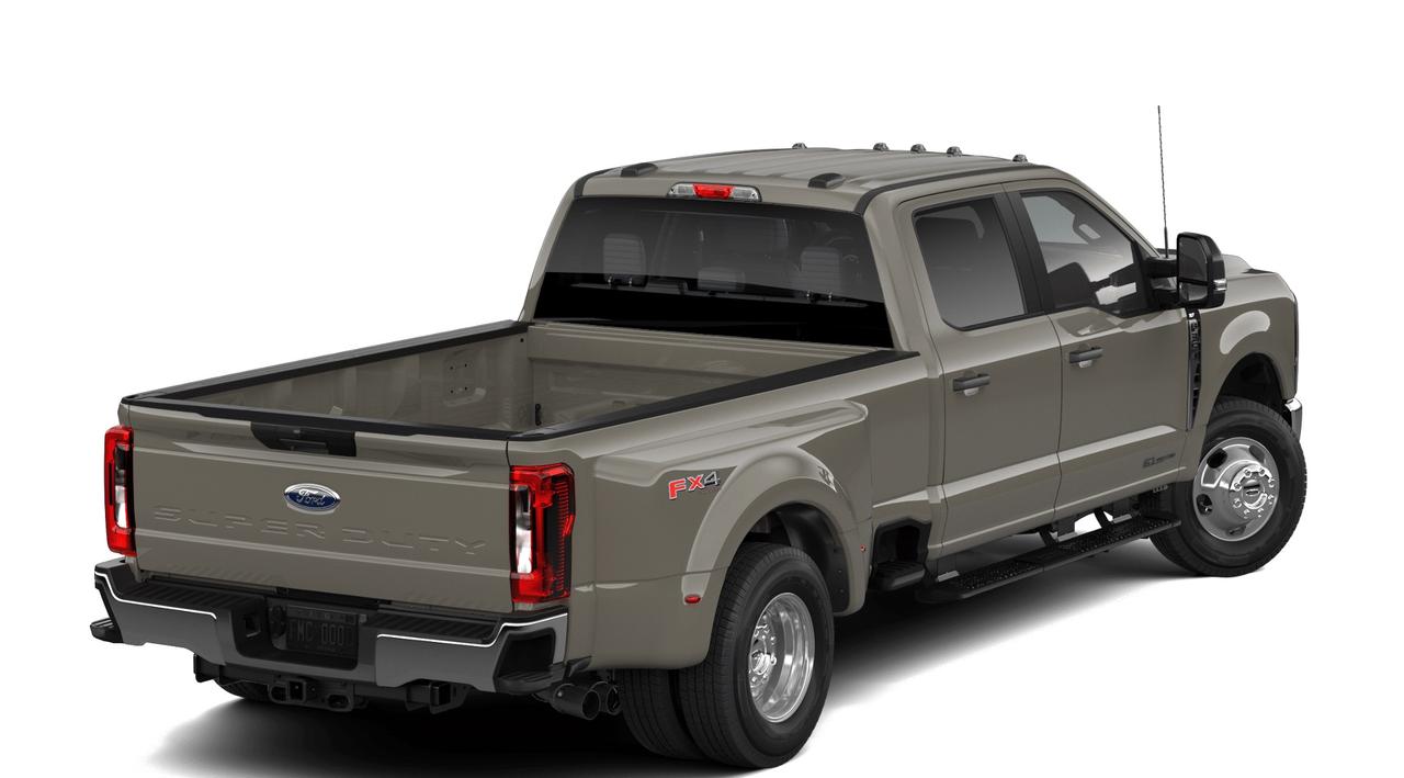 2026 Ford SuperDuty F-350® XLT Photo2