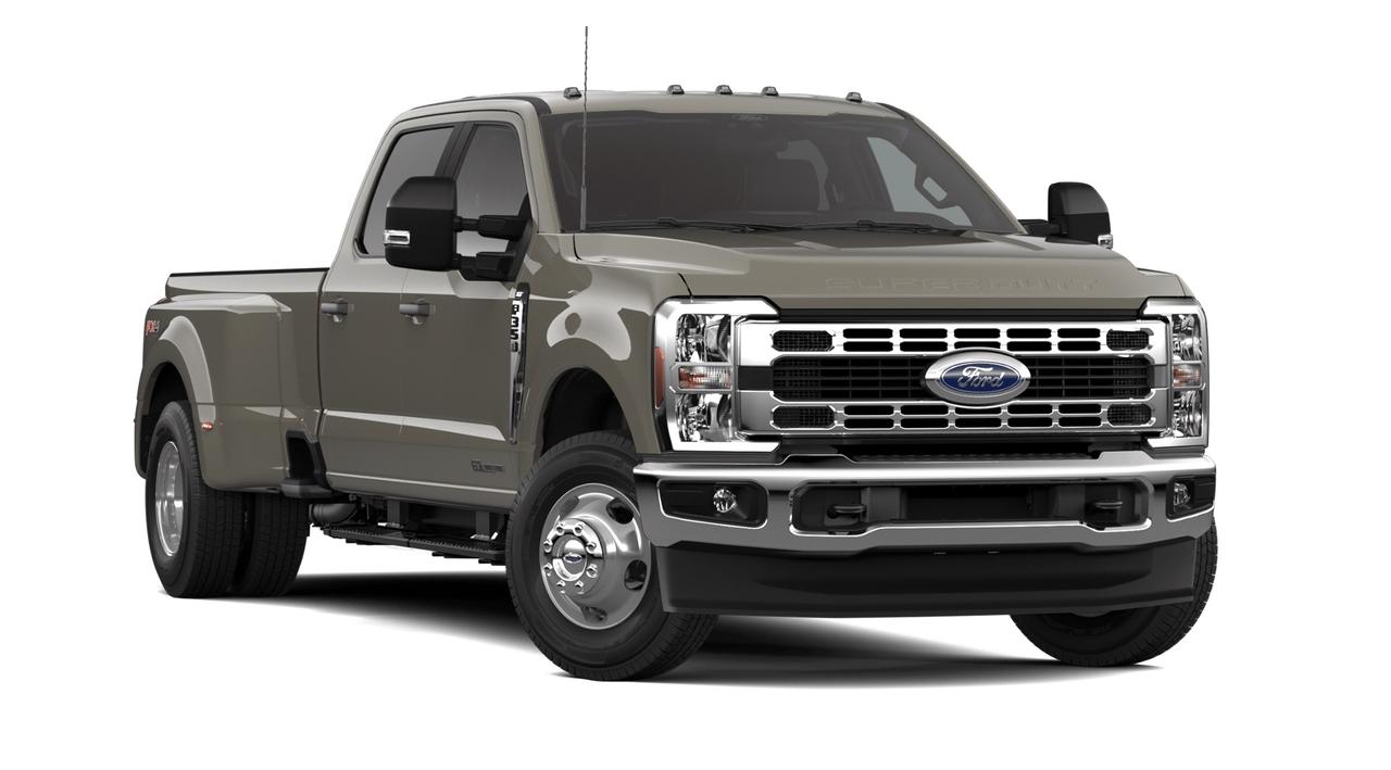 2026 Ford SuperDuty F-350® XLT Photo3