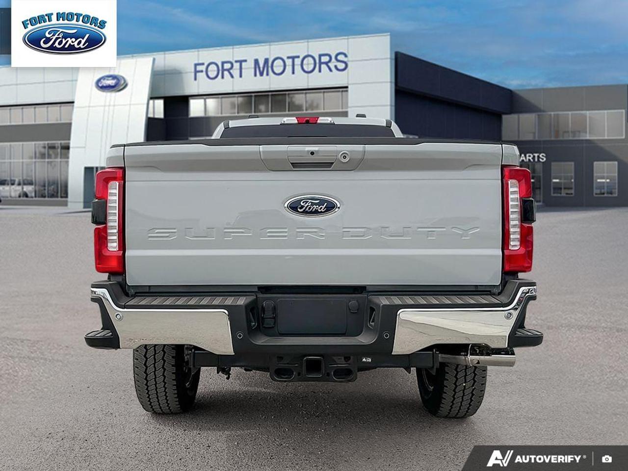 2026 Ford SuperDuty F-350® Lariat® Photo4