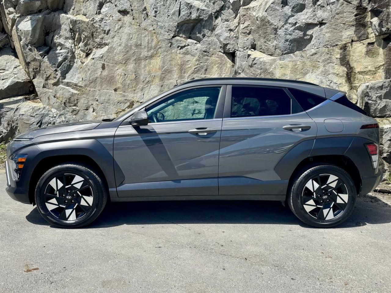 2025 Hyundai KONA Preferred Trend Photo3