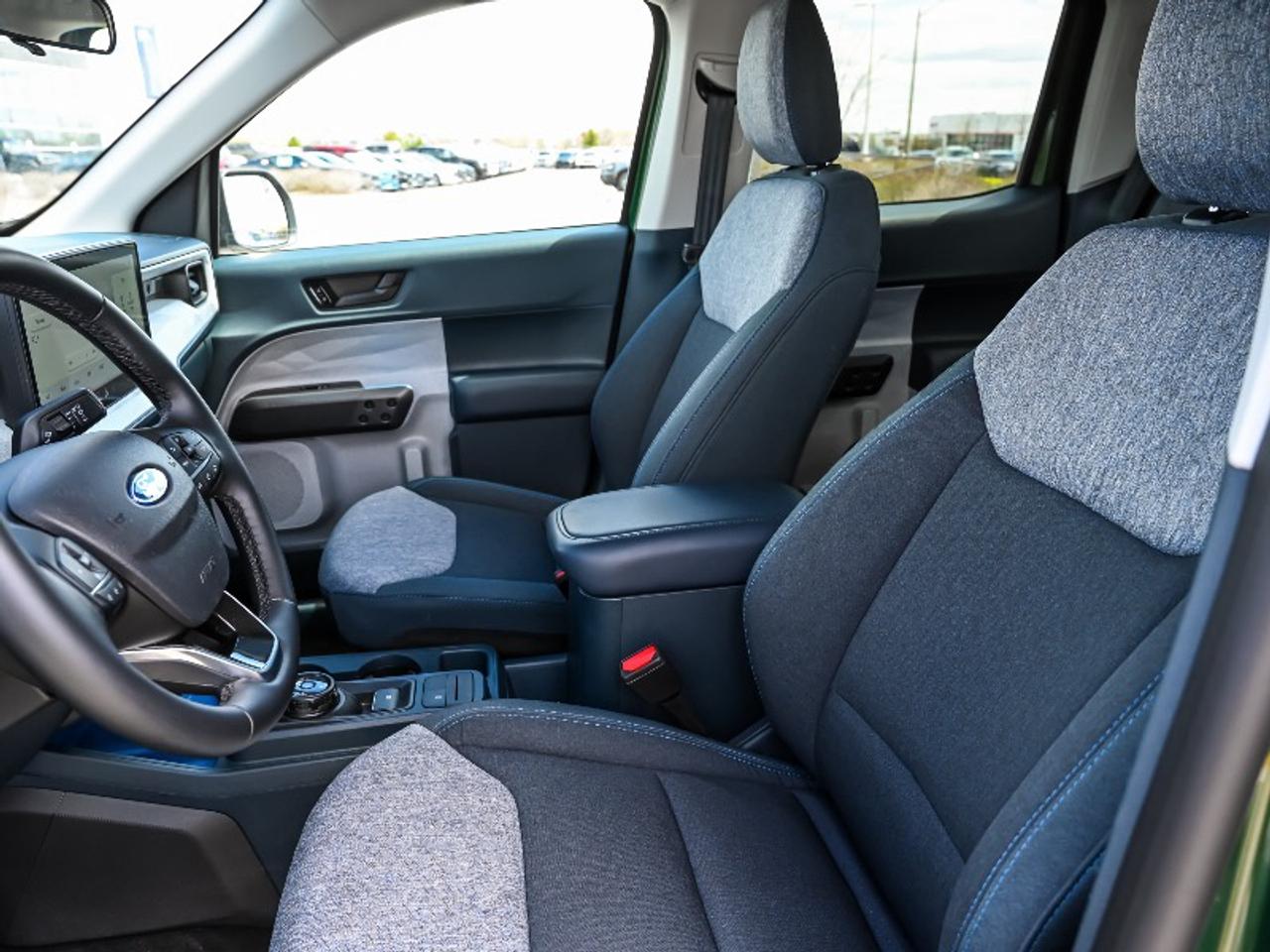 2025 Ford Maverick XLT Photo