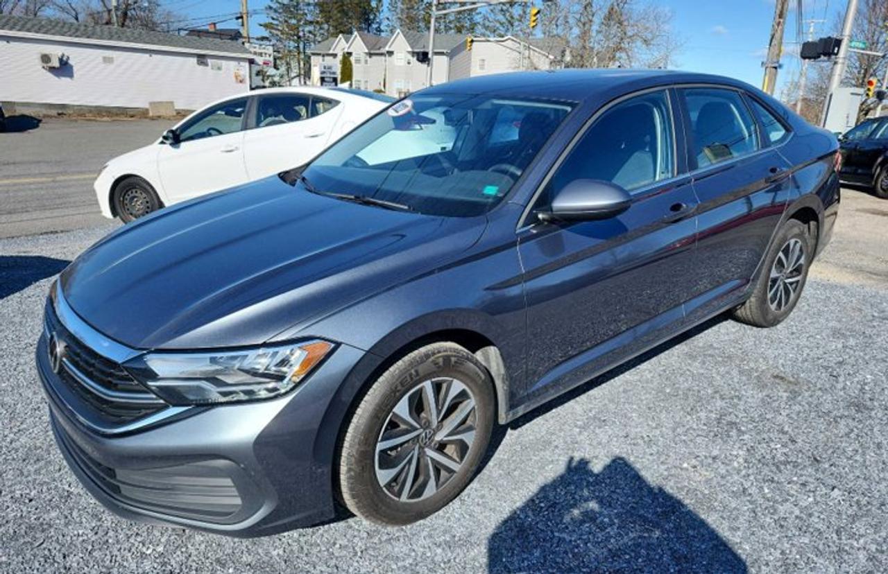 2022 Volkswagen Jetta Trendline | Heated Seats | CarPlay + Android | Rear Camera | and More ! Photo