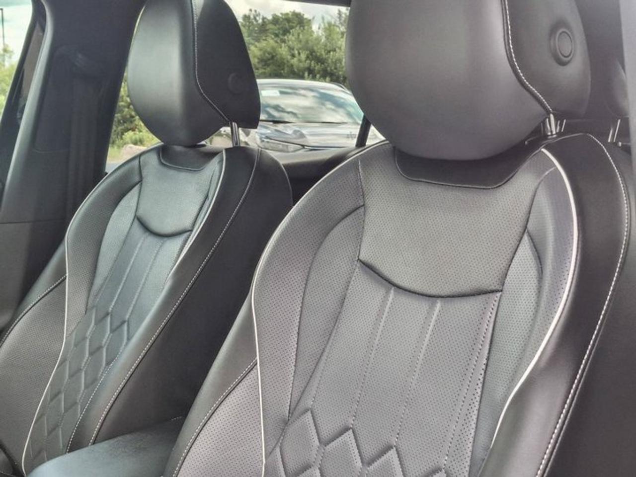 2025 Volkswagen Tiguan Highline R-Line AWD | Leather | Heated + Cooled Massaging Seats | Sunroof | Harman Kardon & More ! Photo
