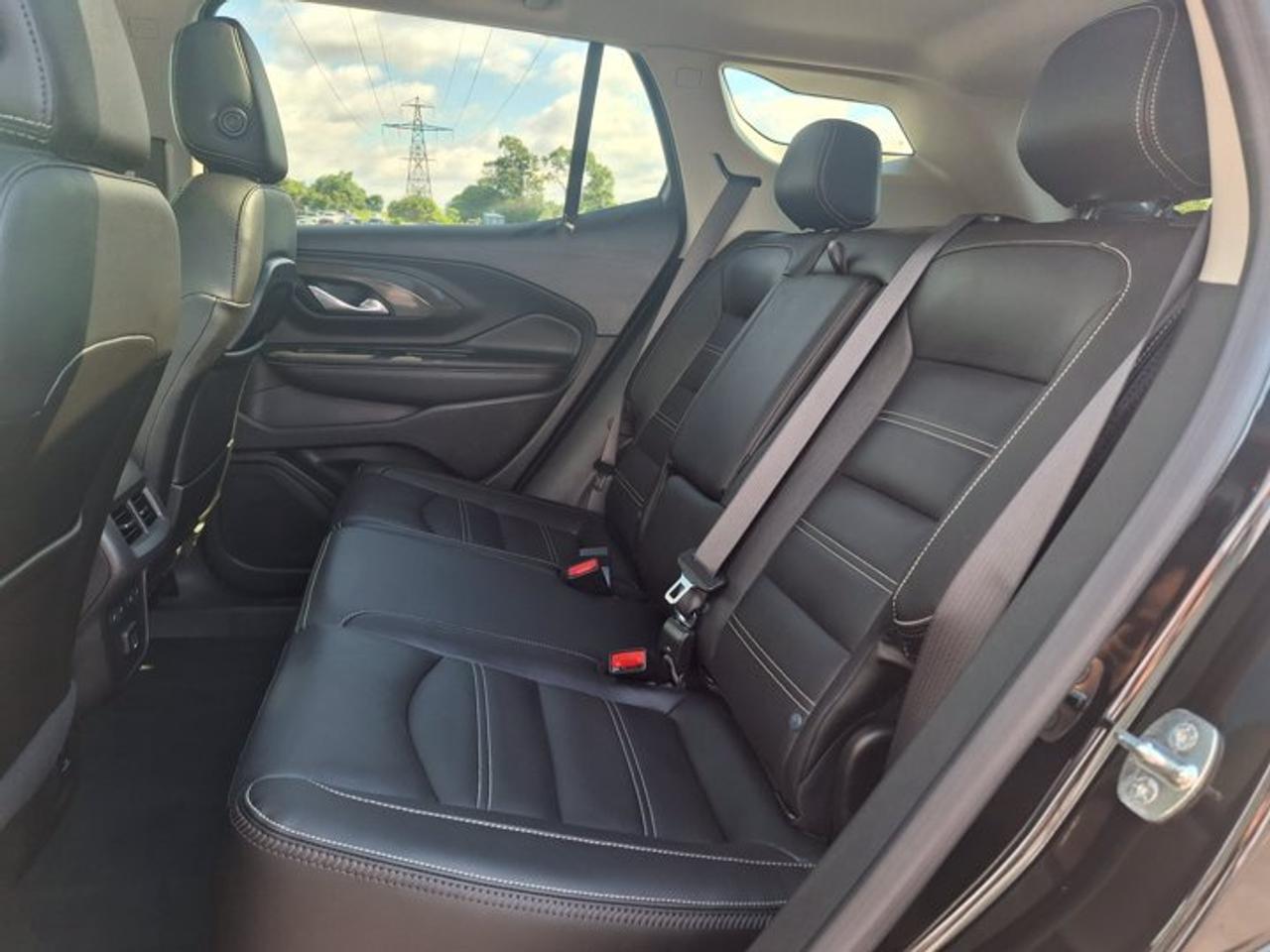 2024 GMC Terrain Denali AWD | Leather | Sunroof | NAV | HUD | 360 Camera | Adaptive Cruise | Heated Seats and More ! Photo