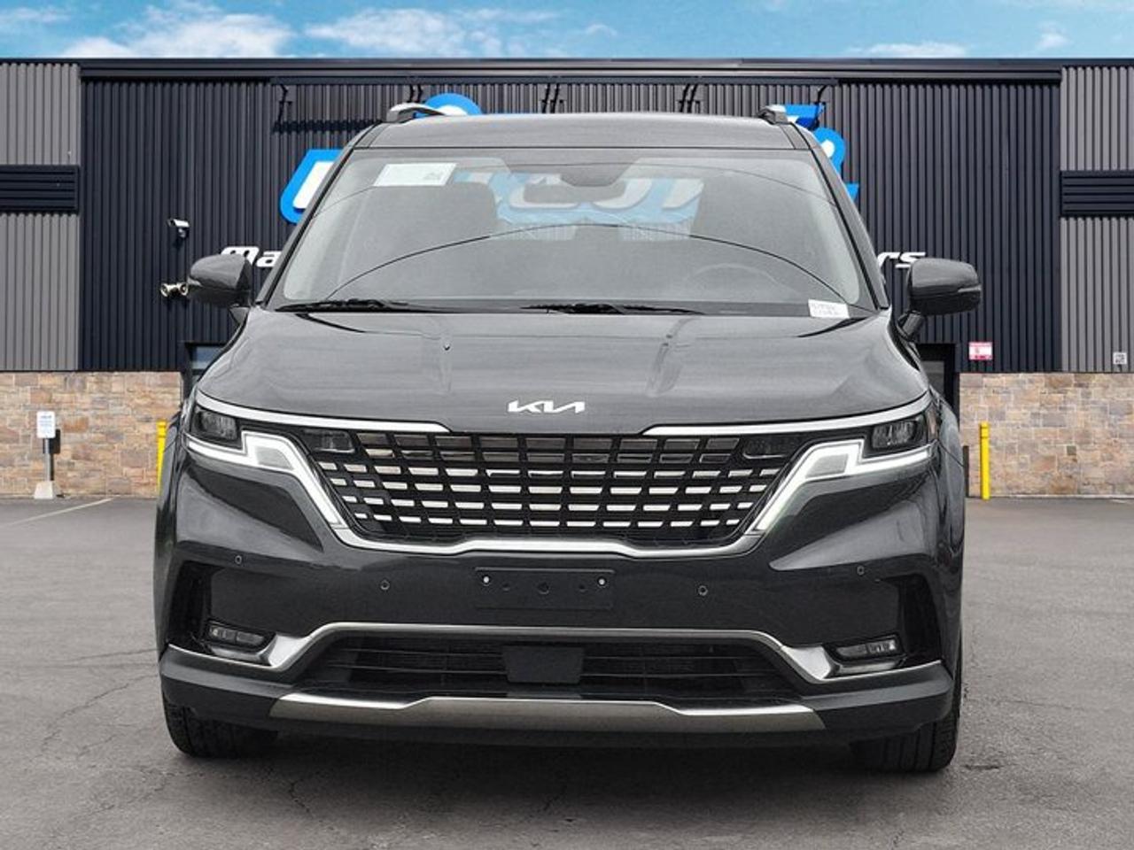 2024 Kia Carnival EX | Leather | Smart Cruise | Heated Wheel + Seats | Power Sliding Doors | CarPlay + Android & More! Photo