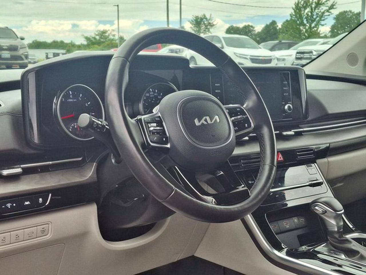 2024 Kia Carnival EX | Leather | Smart Cruise | Heated Wheel + Seats | Power Sliding Doors | CarPlay + Android & More! Photo