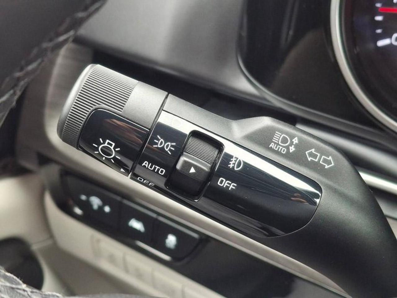 2024 Kia Carnival EX | Leather | Smart Cruise | Heated Wheel + Seats | Power Sliding Doors | CarPlay + Android & More! Photo