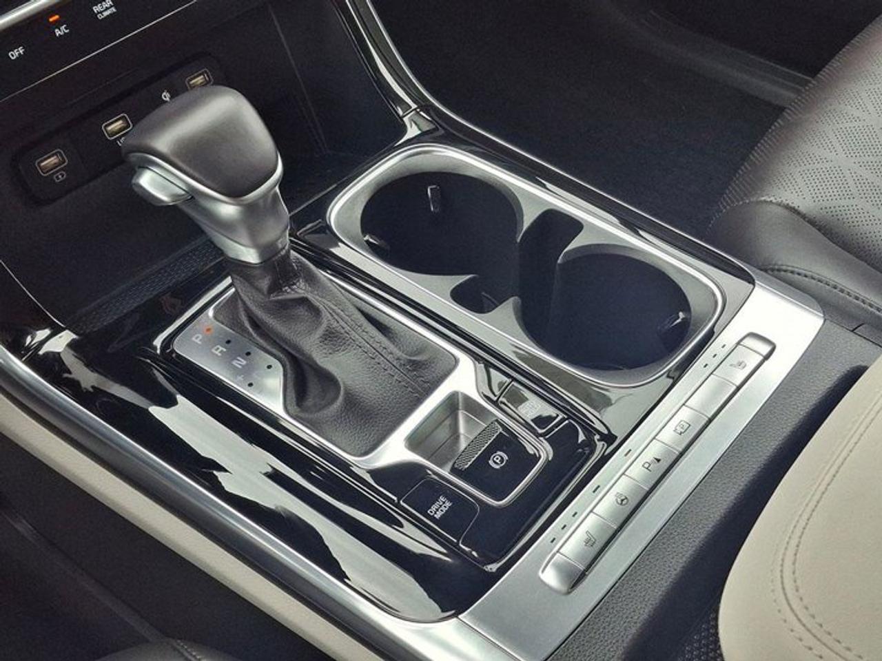 2024 Kia Carnival EX | Leather | Smart Cruise | Heated Wheel + Seats | Power Sliding Doors | CarPlay + Android & More! Photo