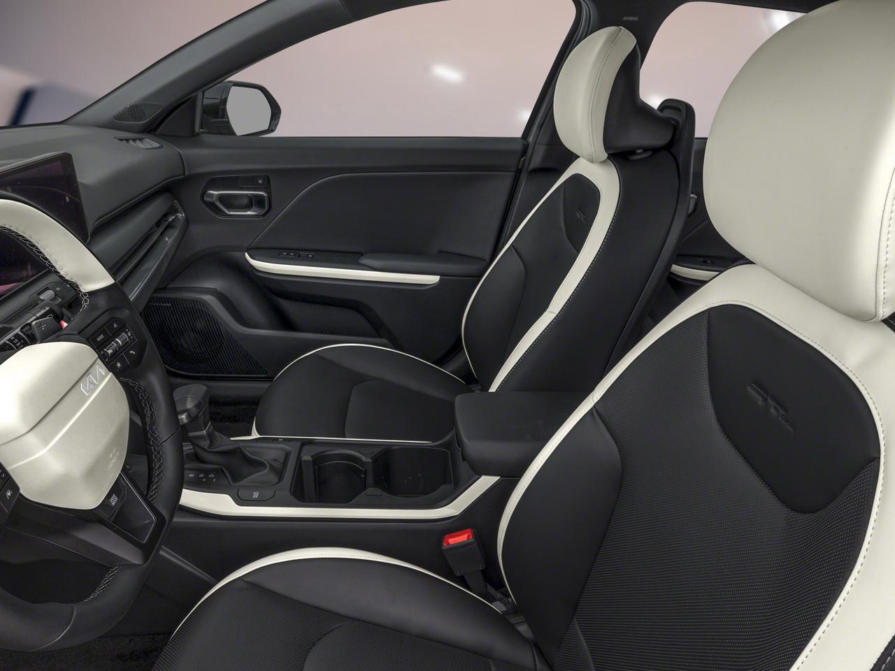 2025 Kia K4 GT-LINE TURBO Photo