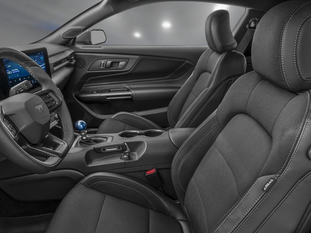 2026 Ford Mustang Dark Horse Photo4