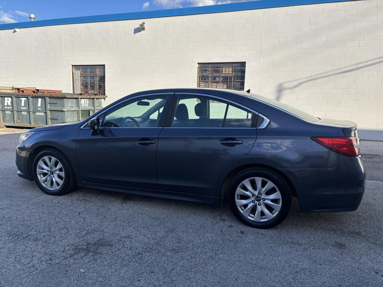 2017 Subaru Legacy LIMITED V6 3.6R AWD Photo