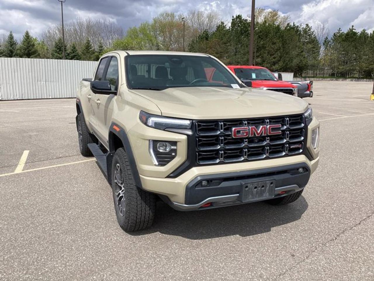 2024 GMC Canyon AT4 Crew Cab 4WD | No accidents Photo2